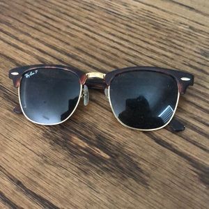 Ray ban polarized sunglasses case included